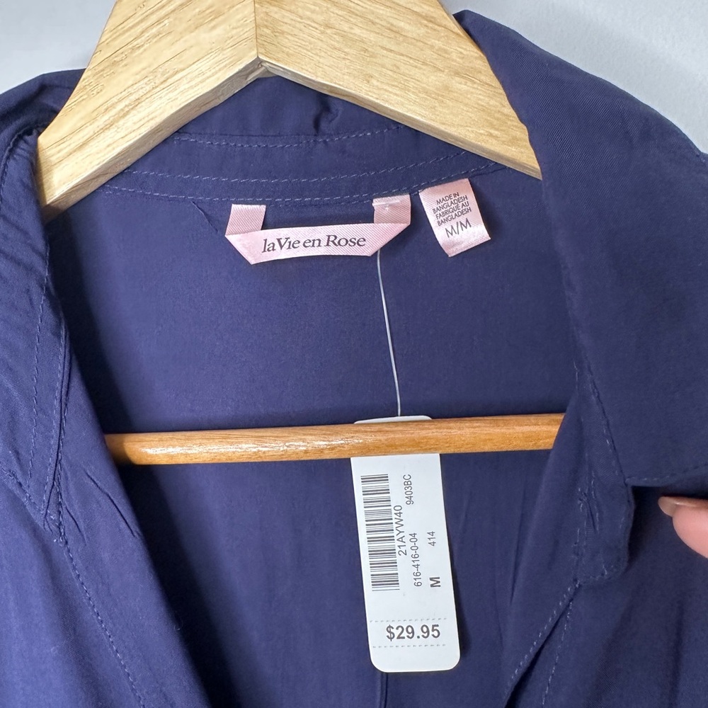 NEW! La Vie en Rose Blue Button Up Long Sleeve Ruffle Trim Top Size Medium - Picture 3 of 9